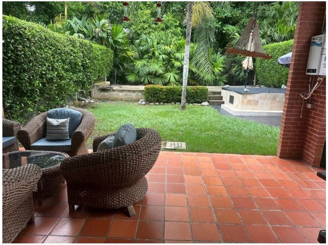 Casa de 4 alcobas en venta en Medellín, 300 m² · foto 9 de 24