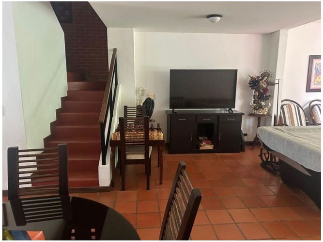 Casa de 4 alcobas en venta en Medellín, 300 m² · foto 13 de 24