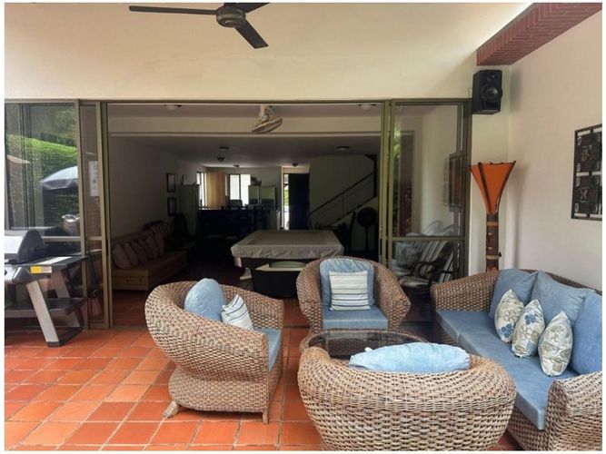 Casa de 4 alcobas en venta en Medellín, 300 m² · foto 14 de 24