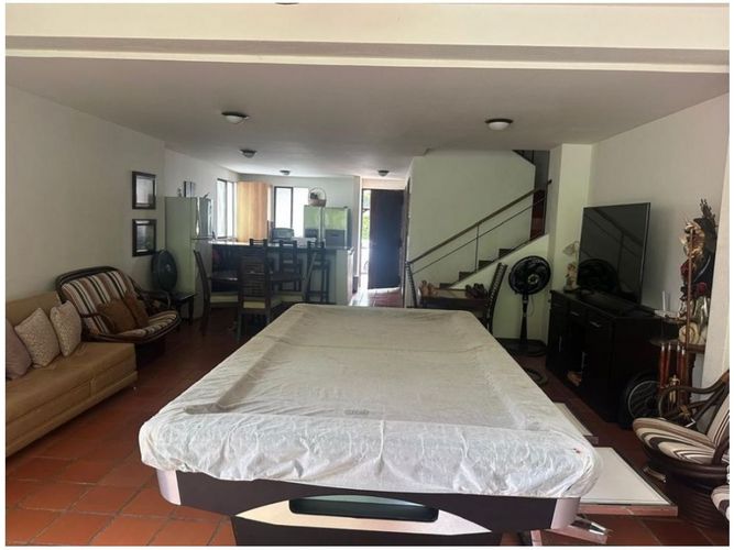 Casa de 4 alcobas en venta en Medellín, 300 m² · foto 16 de 24