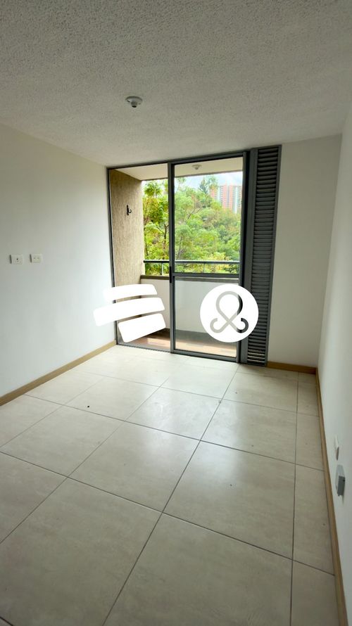 Apartamento de 3 alcobas en venta en Molinares, Bello, 56 m² · foto 2 de 14