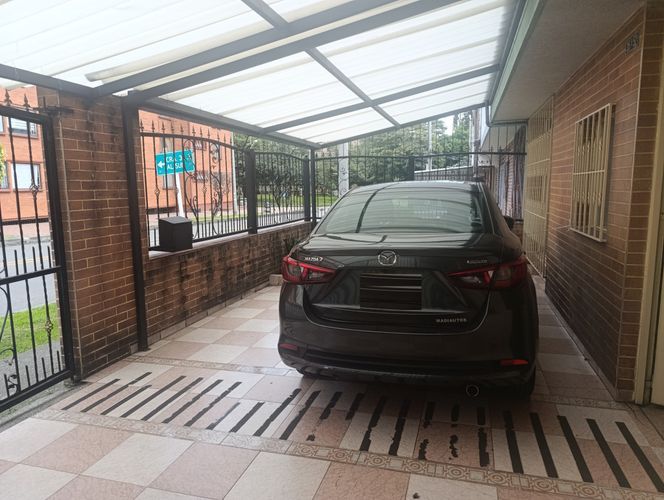 Casa de 4 alcobas en venta en Nicolas De Federman, Bogotá, 206 m² · foto 2 de 24