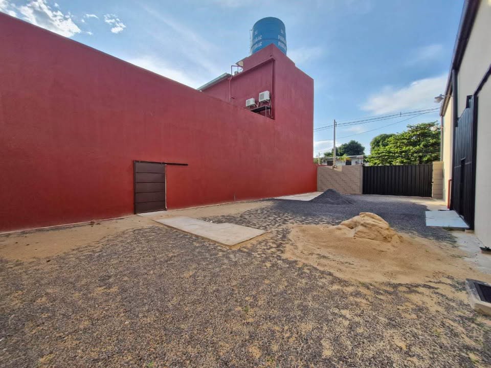 ALQUILO DEPOSITO EN LAMBARE ZONA BARTOLOME DE LAS CASAS — foto 2