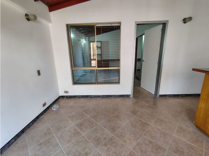 Oficina en arriendo en Colombia, Medellín, 50 m² · foto 2 de 8