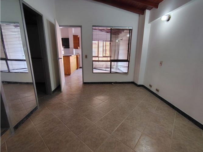 Oficina en arriendo en Colombia, Medellín, 50 m² · foto 3 de 8