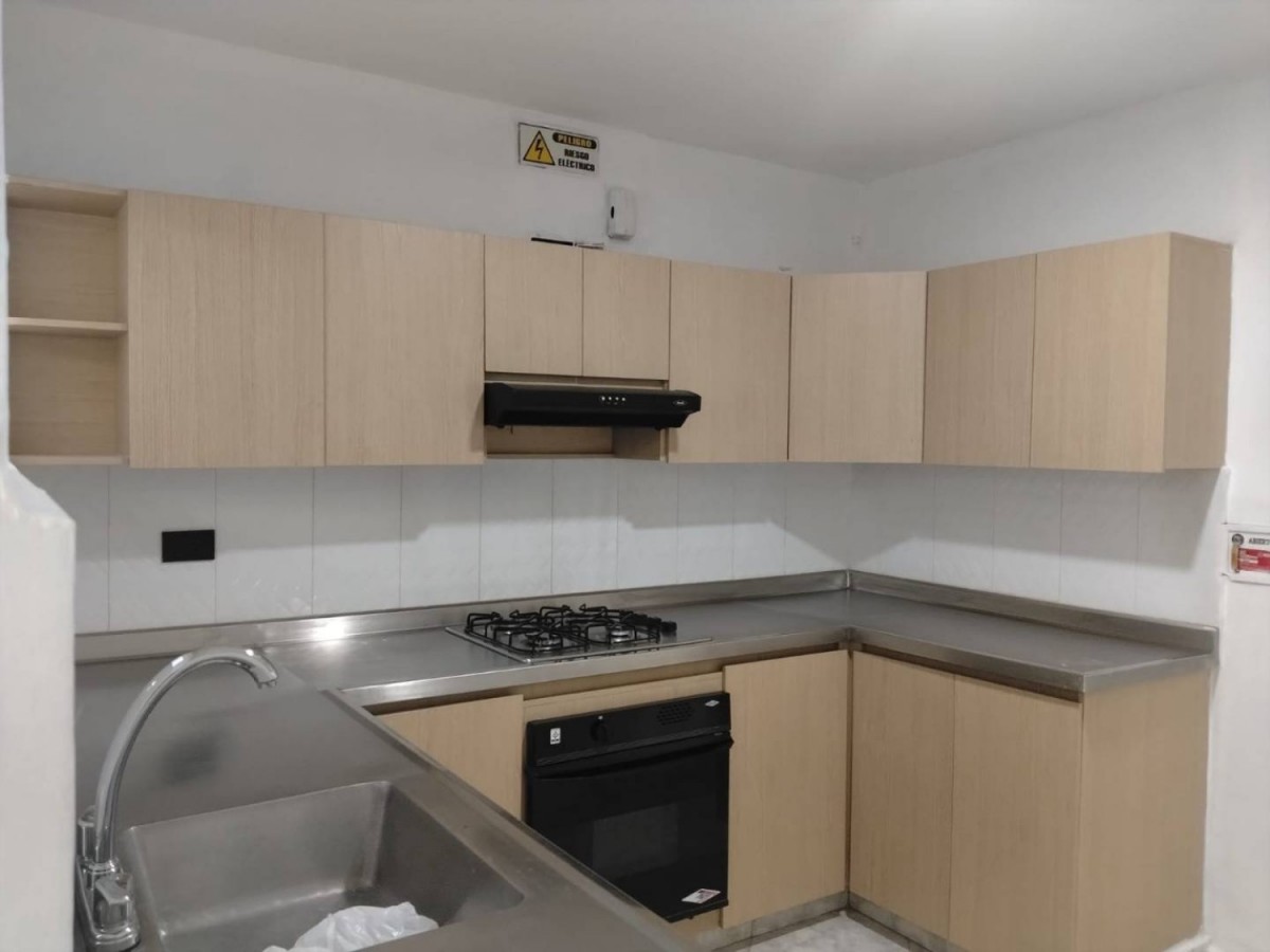 Casa en arriendo en La Magnolia, Envigado · foto 6 de 24