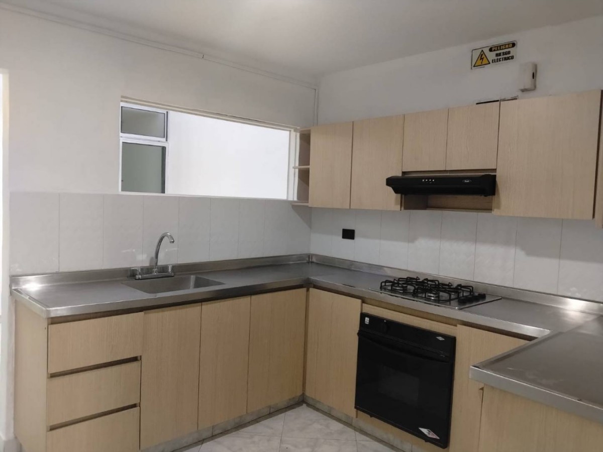 Casa en arriendo en La Magnolia, Envigado · foto 8 de 24
