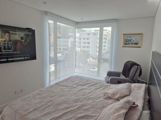 Apartamento de 2 alcobas en venta en Chico Norte, Bogotá, 117 m² · foto 2 de 19