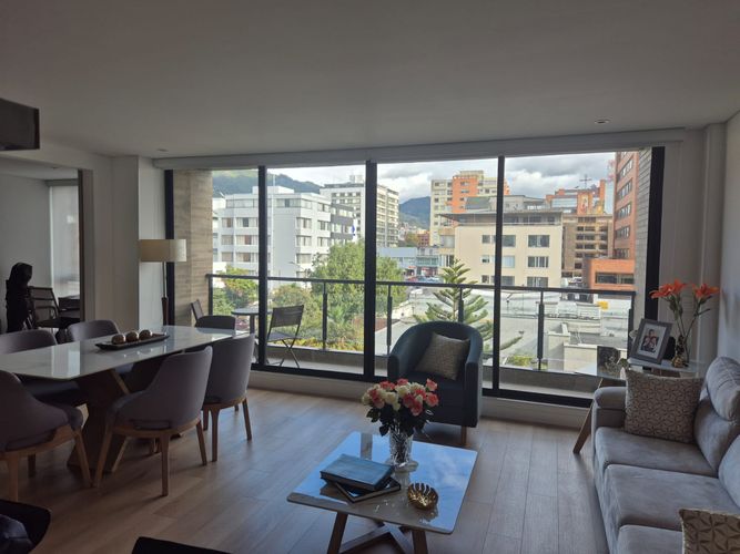 Apartamento de 2 alcobas en venta en Chico Norte, Bogotá, 117 m² · foto 8 de 19