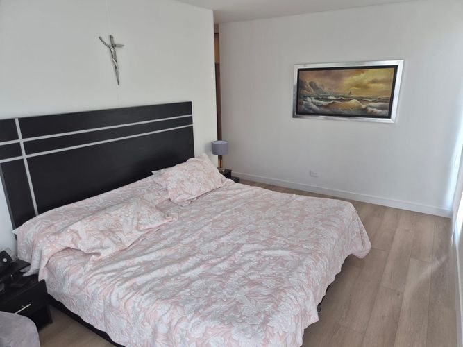 Apartamento de 2 alcobas en venta en Chico Norte, Bogotá, 117 m² · foto 10 de 19