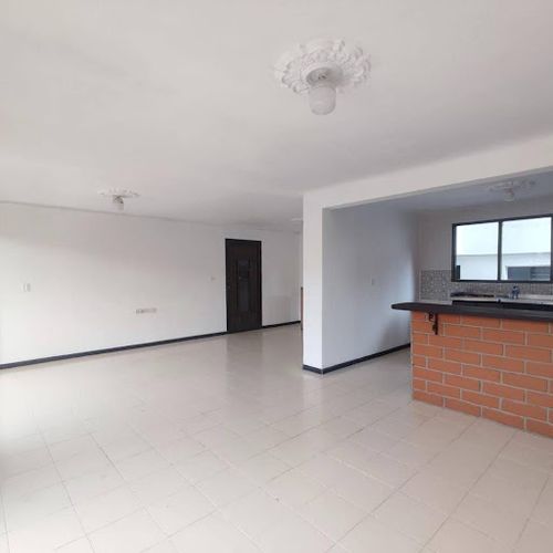 Casa de 5 alcobas en venta en Centro, Rionegro, 200 m² · foto 2 de 19