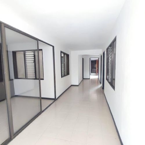 Casa de 5 alcobas en venta en Centro, Rionegro, 200 m² · foto 7 de 19