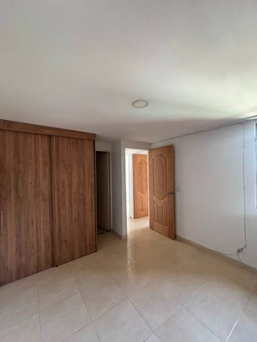 Apartamento de 3 alcobas en venta en Buenos Aires, Bello, 54 m² · foto 10 de 14