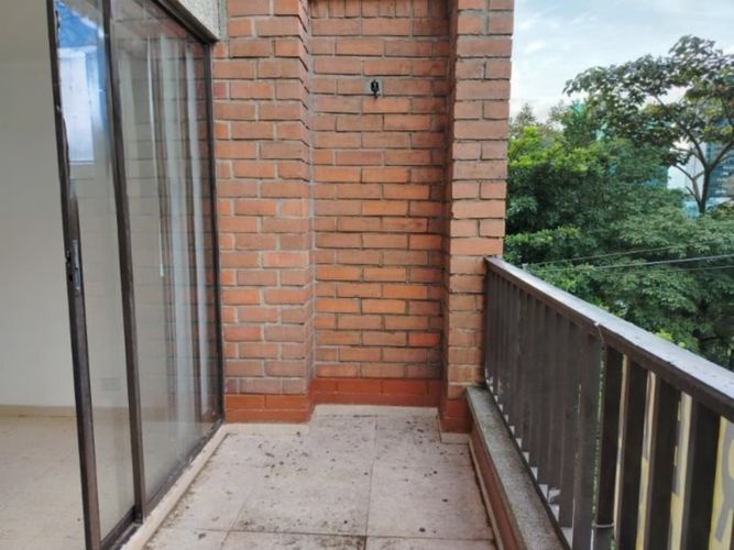 Apartamento de 3 alcobas en arriendo en El Castillo, Medellín, 120 m² · foto 5 de 18