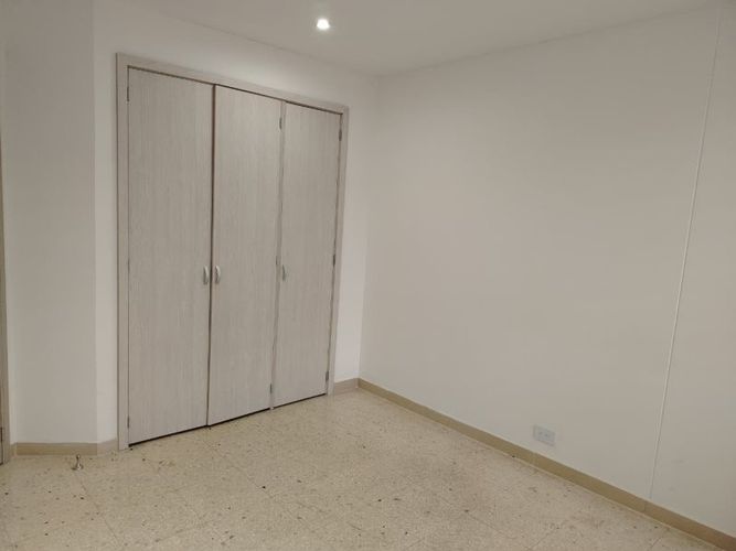 Apartamento de 3 alcobas en arriendo en El Castillo, Medellín, 120 m² · foto 10 de 18