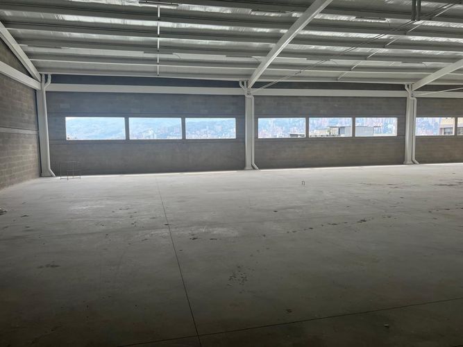 Bodega en arriendo en Zona Rural, Itagüí, 1064 m² · foto 3 de 10