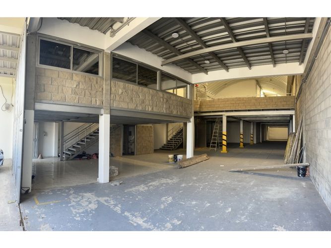 Bodega en arriendo en Abajo, Barranquilla, 911 m² · foto 2 de 10