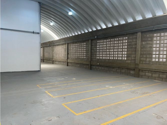 Bodega en arriendo en Abajo, Barranquilla, 911 m² · foto 9 de 10