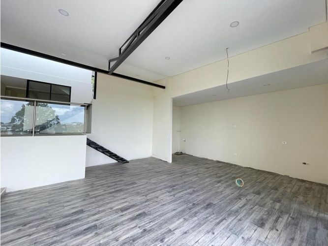 Casa de 4 alcobas en venta en Cn. Villa De Circasia, Armenia, 325 m² · foto 3 de 14