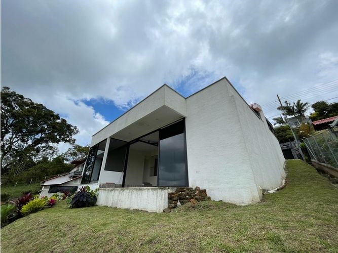 Casa de 4 alcobas en venta en Cn. Villa De Circasia, Armenia, 325 m² · foto 10 de 14