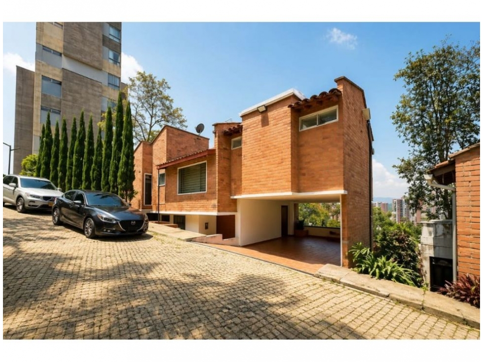 Casa en venta en El Poblado, Medellín 3