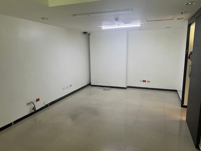 Oficina en arriendo en Conjunto Residencial Isla Fuerta, Envigado, 152 m² · foto 6 de 16