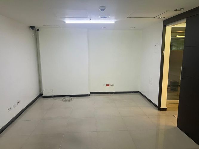 Oficina en arriendo en Conjunto Residencial Isla Fuerta, Envigado, 152 m² · foto 8 de 16