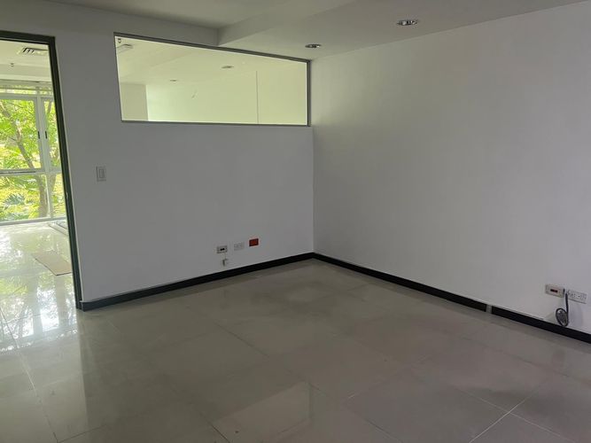 Oficina en arriendo en Conjunto Residencial Isla Fuerta, Envigado, 152 m² · foto 9 de 16