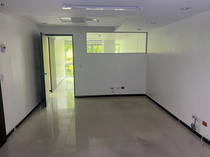 Oficina en arriendo en Conjunto Residencial Isla Fuerta, Envigado, 152 m² · foto 12 de 16