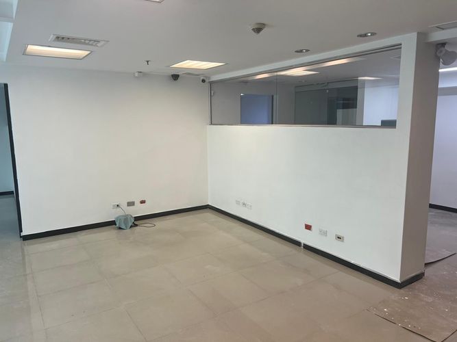 Oficina en arriendo en Conjunto Residencial Isla Fuerta, Envigado, 152 m² · foto 11 de 16