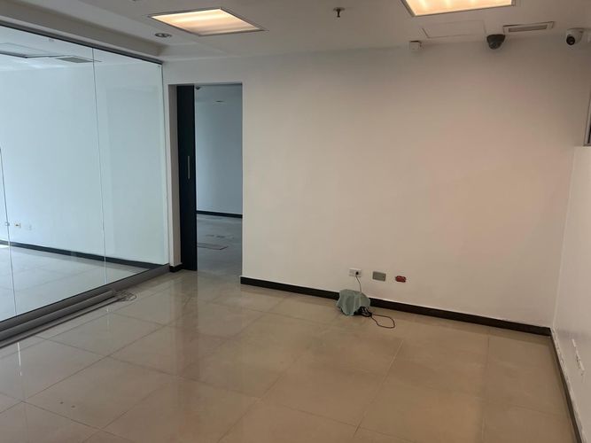 Oficina en arriendo en Conjunto Residencial Isla Fuerta, Envigado, 152 m² · foto 10 de 16