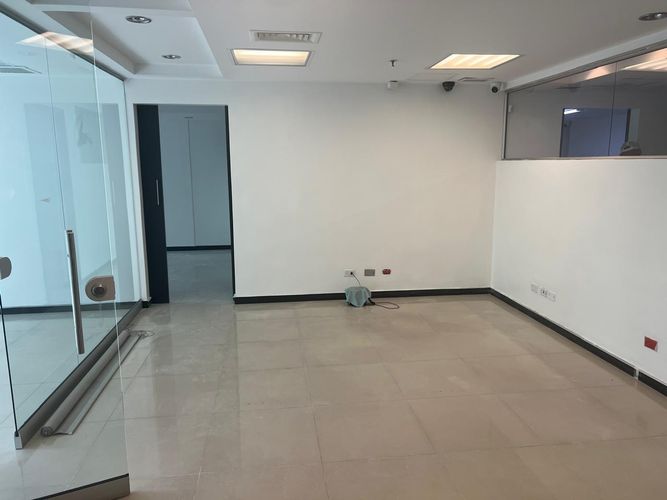 Oficina en arriendo en Conjunto Residencial Isla Fuerta, Envigado, 152 m² · foto 7 de 16