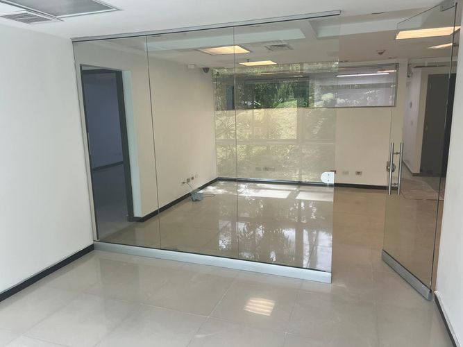 Oficina en arriendo en Conjunto Residencial Isla Fuerta, Envigado, 152 m² · foto 16 de 16