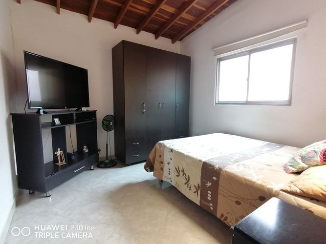 Casa de 3 alcobas en venta en Manrique Central, Medellín, 74 m² · foto 8 de 19