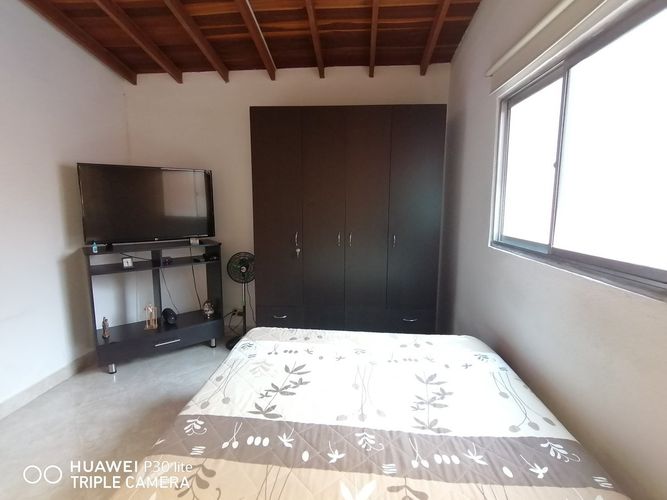 Casa de 3 alcobas en venta en Manrique Central, Medellín, 74 m² · foto 9 de 19