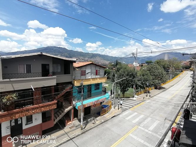 Casa de 3 alcobas en venta en Manrique Central, Medellín, 74 m² · foto 16 de 19