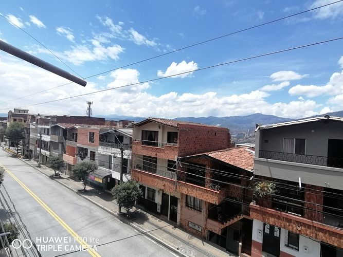 Casa de 3 alcobas en venta en Manrique Central, Medellín, 74 m² · foto 17 de 19