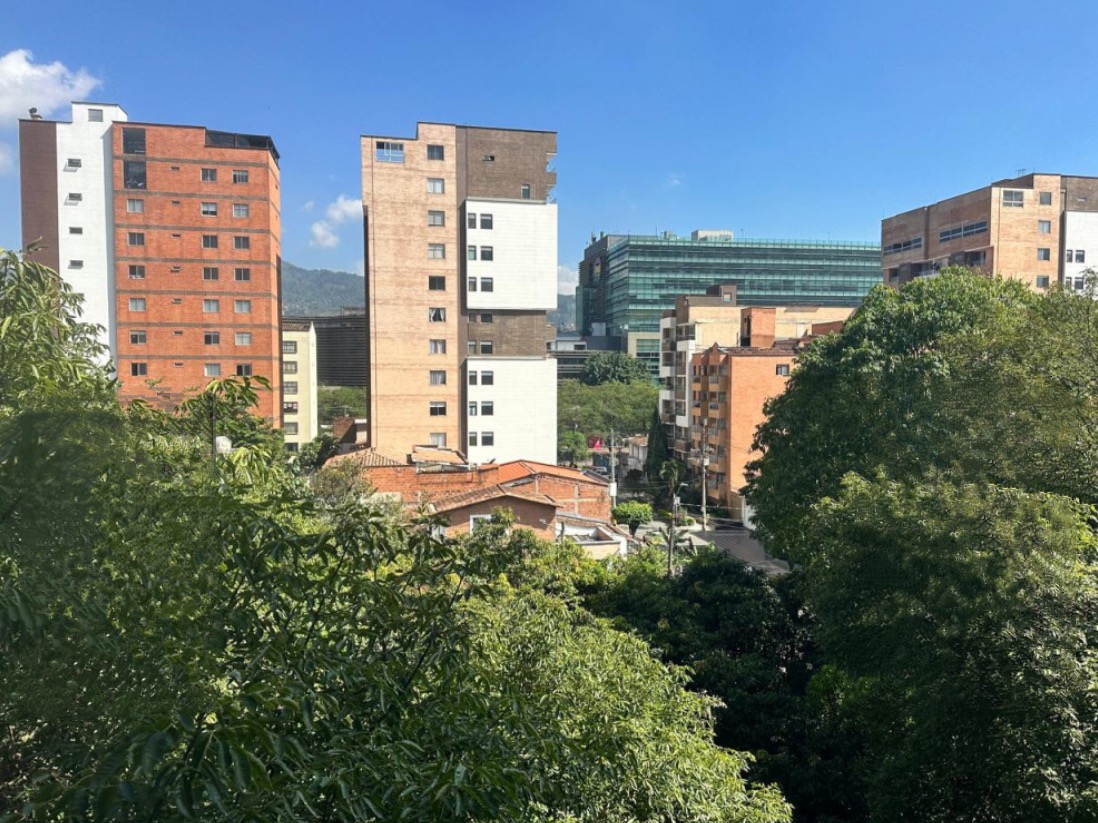 Apartamento en venta en El Portal, Envigado · foto 2 de 16