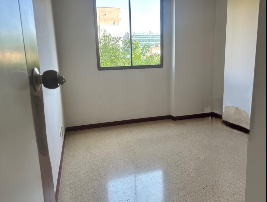 Apartamento en venta en El Portal, Envigado · foto 14 de 16