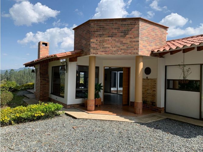 Finca en venta en El Retiro, 180 m² · foto 2 de 10