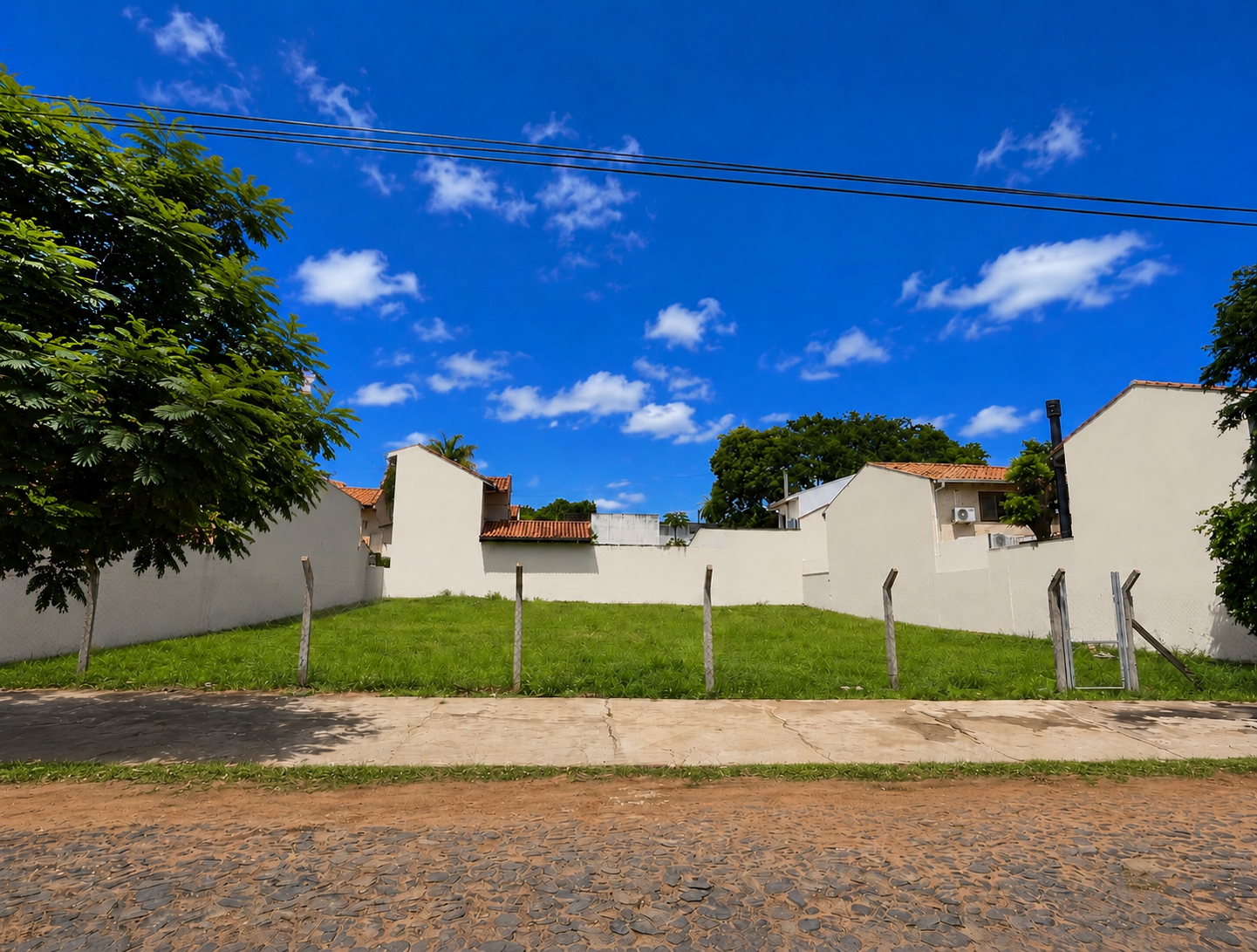 Vendo terreno pelado en MBURUCUYA , 24 de frente x 30 de Fondo - foto 1