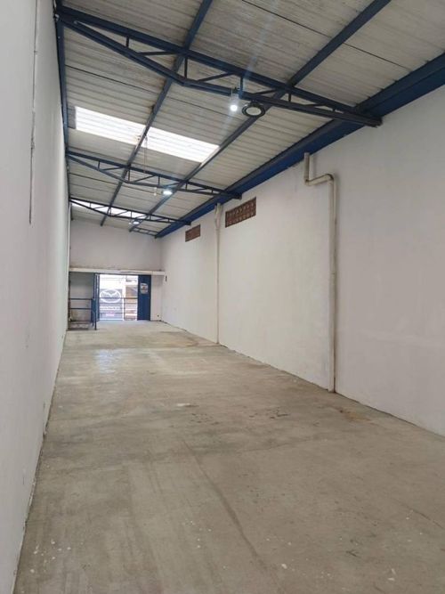 Bodega en arriendo en Naranjal, Medellín, 80 m² · foto 2 de 5