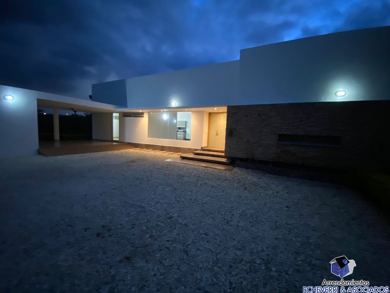 4BR House in Llano Grande (1550 m²)