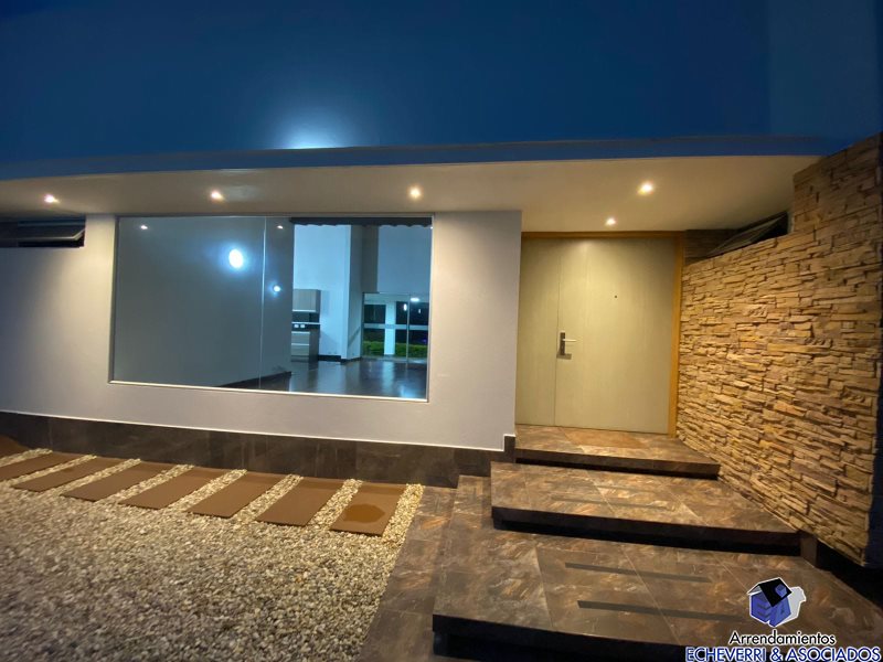 4BR House in Llano Grande (1550 m²) - 4