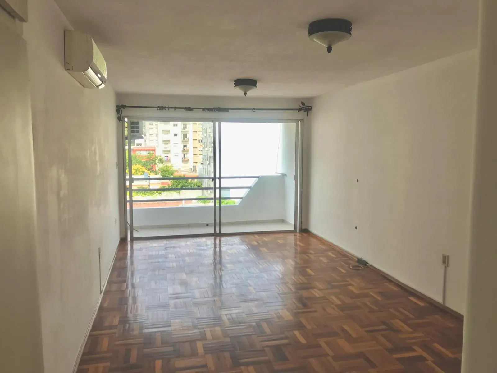 Alquiler Apartamento Un Dormitorio Y Garaje En Pocitos · Foto 2