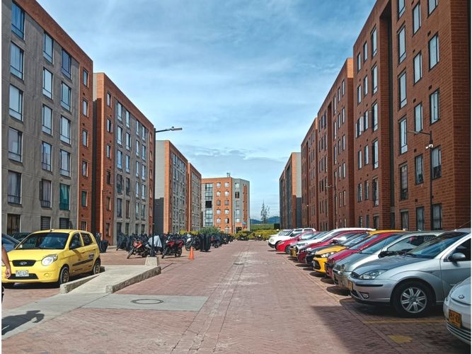 Apartamento de 3 alcobas en venta en Cr. Jazmin, Soacha, 55 m² · foto 3 de 23