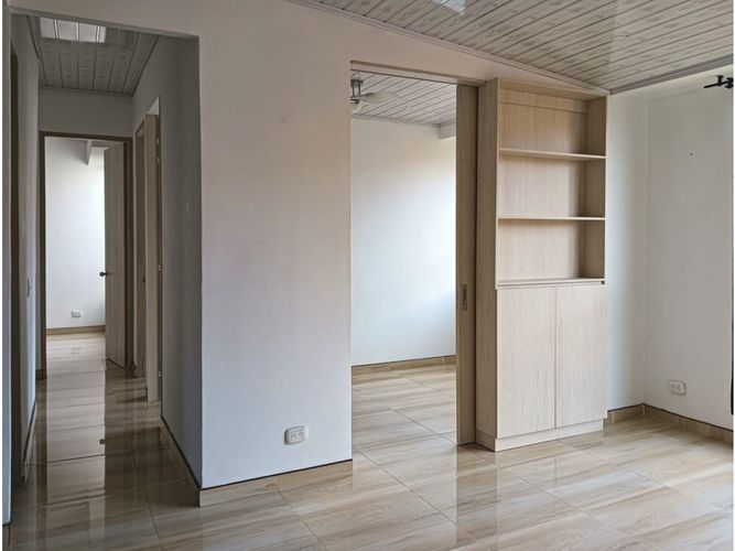 Apartamento de 3 alcobas en venta en Cr. Jazmin, Soacha, 55 m² · foto 9 de 23