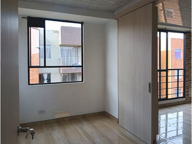 Apartamento de 3 alcobas en venta en Cr. Jazmin, Soacha, 55 m² · foto 13 de 23