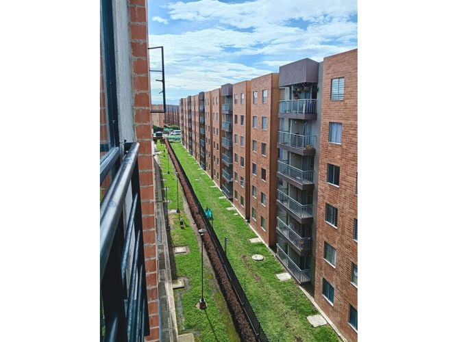 Apartamento de 3 alcobas en venta en Cr. Jazmin, Soacha, 55 m² · foto 23 de 23