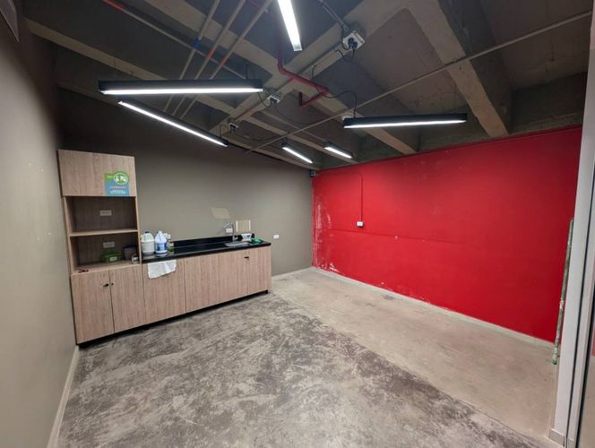 Local en arriendo en Villa Carlota, Medellín, 503 m² · foto 3 de 7
